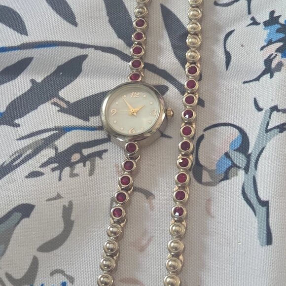 Red glass stone watch and matching bracelet. Gold tone stainless steel. 7 in - Picture 1 of 7
